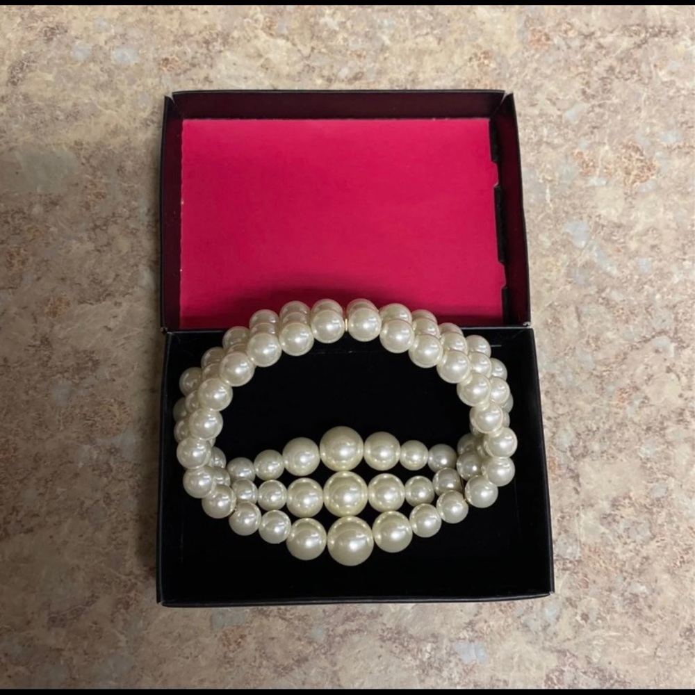 Beautiful Bracelet - Picture 2 of 5